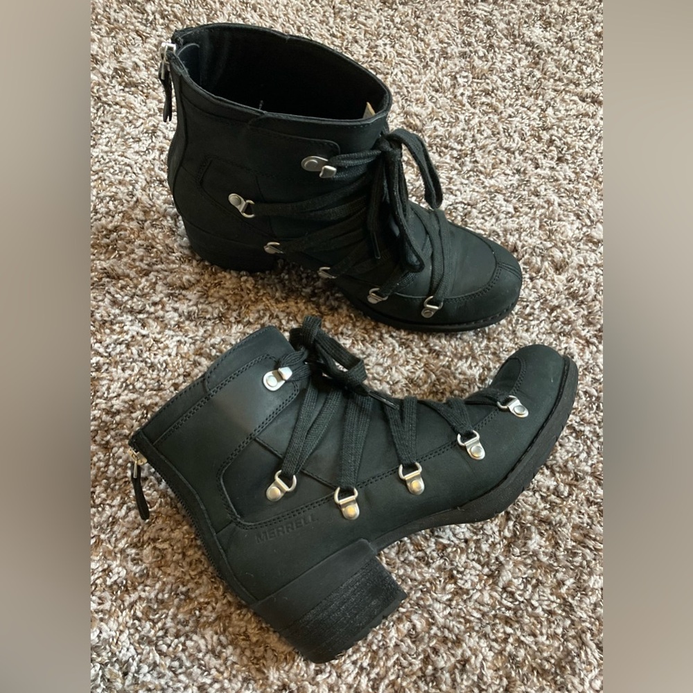 Merrell Shiloh II Black Womens Size 7.5 GUC Boots Booties Slight Heel Leather